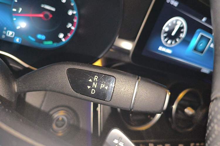 Used Mercedes-Benz C-Class 2020 Restyled C 260 L Sport Edition Gear Lever