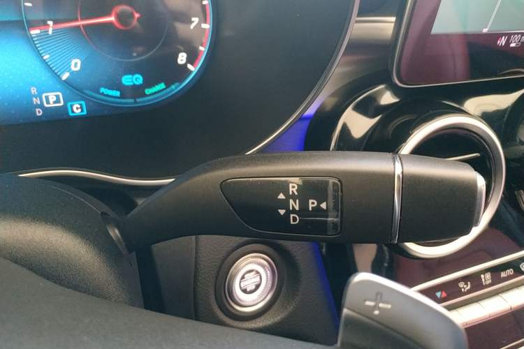 Used Mercedes-Benz C-Class 2020 Restyled C 260 Sport Edition Gear Lever