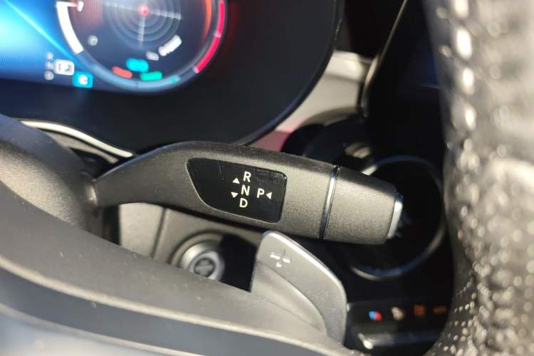 Used Mercedes-Benz C-Class 2020 Restyled C 260 Sport Edition Gear Lever