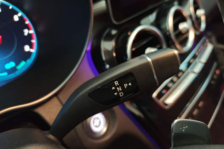 Used Mercedes-Benz C-Class 2020 Restyled C 260 Sport Edition Gear Lever