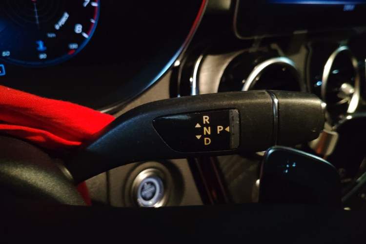 Used Mercedes-Benz C-Class 2020 C 200 L Fashion Edition Sport Version Gear Lever