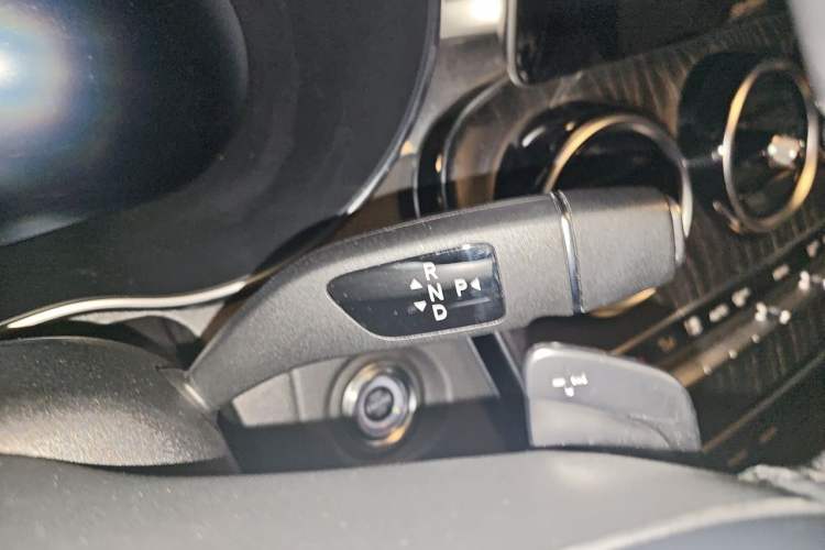Used Mercedes-Benz C-Class 2020 C 260 L Sport Edition Gear Lever
