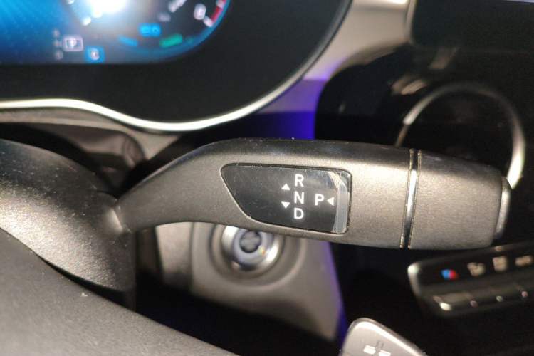 Used Mercedes-Benz C-Class 2020 Restyled C 260 Sport Edition Gear Lever