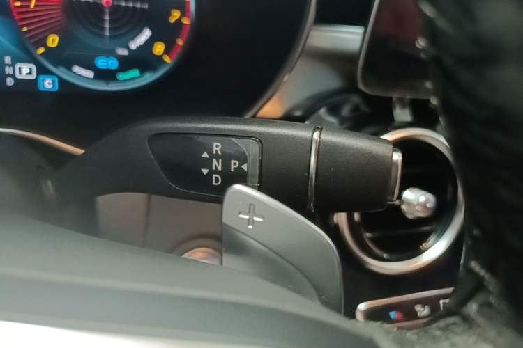 Used Mercedes-Benz C-Class 2020 Restyled C 260 Sport Edition Gear Lever