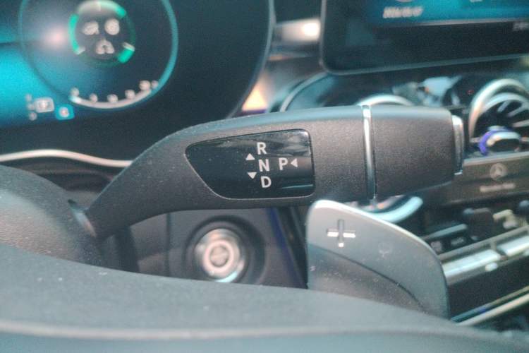 Used Mercedes-Benz C-Class 2020 Restyled C 260 L Sport Edition Gear Lever