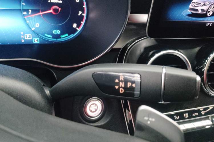 Used Mercedes-Benz C-Class 2020 C 260 L Sport Edition Gear Lever