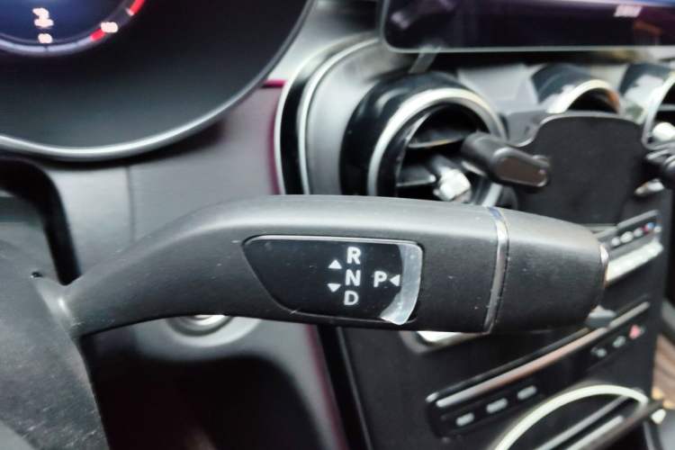 Used Mercedes-Benz C-Class 2020 Updated C 200 L Fashion Edition Gear Lever