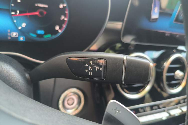 Used Mercedes-Benz C-Class 2020 Restyled C 260 Sport Edition Gear Lever