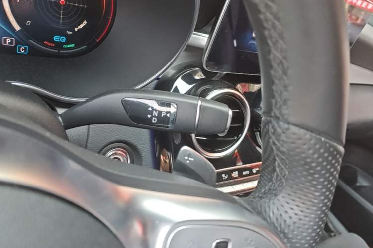 Used Mercedes-Benz C-Class 2020 Restyled C 260 Sport Edition Gear Lever