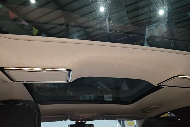 Used Mercedes-Benz C-Class 2020 Restyled C 260 L Sport Edition Headliner