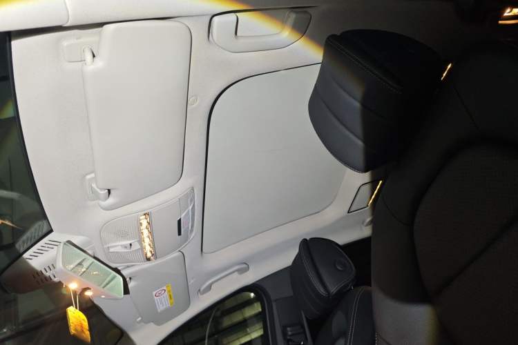 Used Mercedes-Benz C-Class 2020 C 260 L Sport Edition Headliner