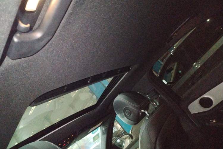 Used Mercedes-Benz C-Class 2020 C 260 Sport Edition Headliner
