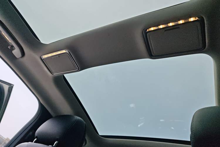Used Mercedes-Benz C-Class 2020 Restyled C 260 L Sport Edition Headliner