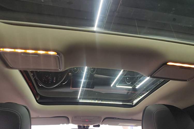 Used Mercedes-Benz C-Class 2020 Restyled C 260 L Sport Edition Headliner