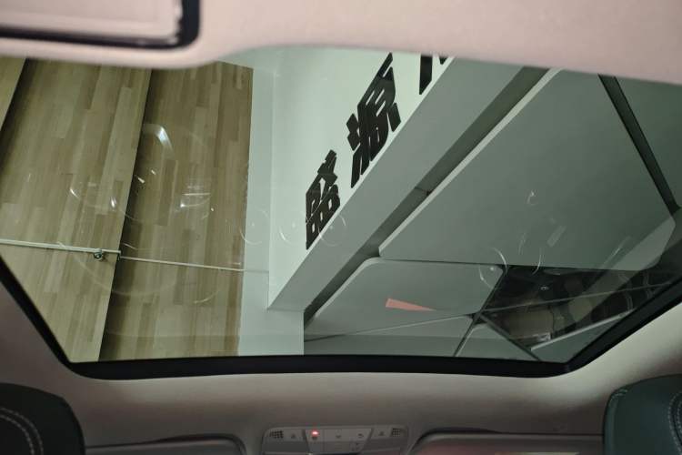 Used Mercedes-Benz C-Class 2020 Restyled C 260 L Sport Edition Headliner