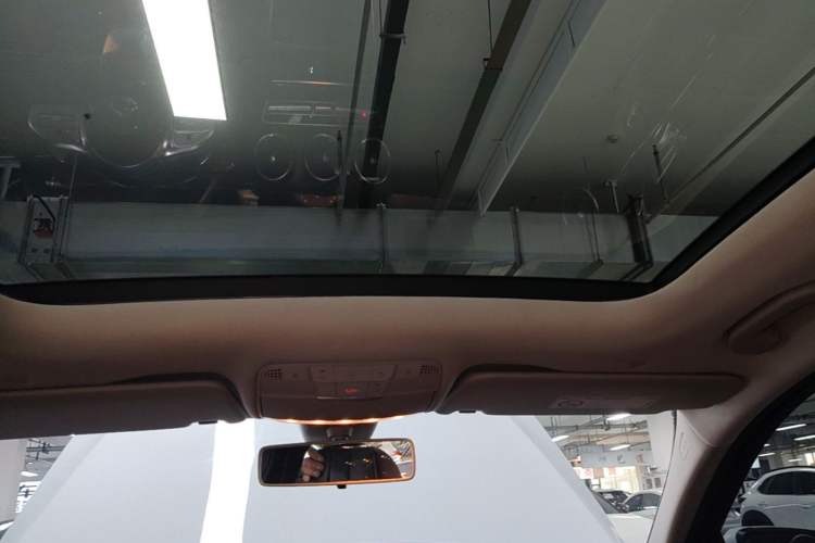 Used Mercedes-Benz C-Class 2020 C 260 L Sport Edition Headliner