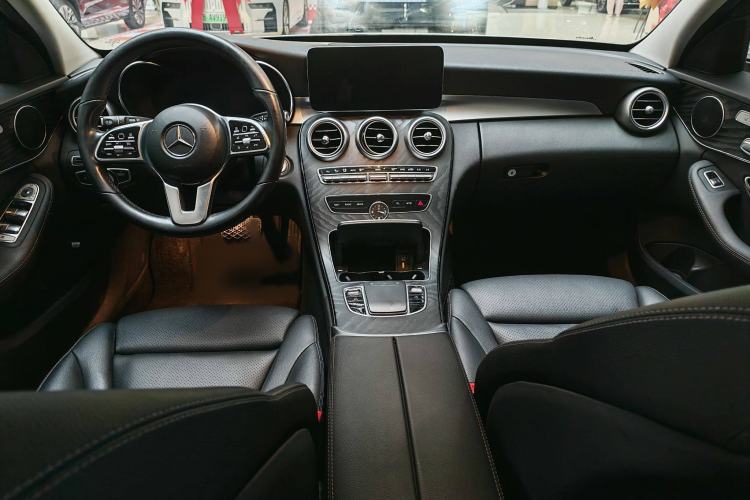 Used Mercedes-Benz C-Class 2020 C 260 Estate Interior 1