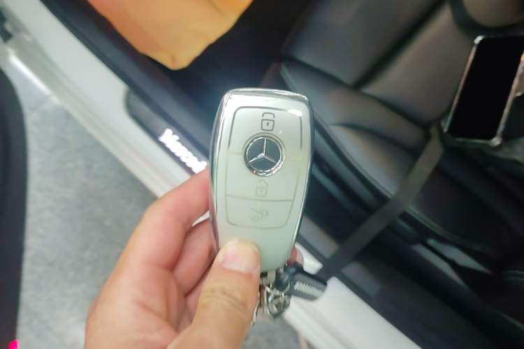 Used Mercedes-Benz C-Class 2020 Facelifted C 260 Estate Interior 1