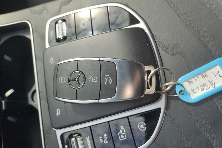 Used Mercedes-Benz C-Class 2020 Facelifted C 260 Estate Interior 1