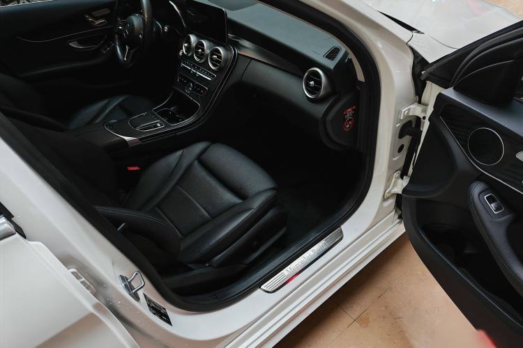 Used Mercedes-Benz C-Class 2020 C 260 Estate Interior 10