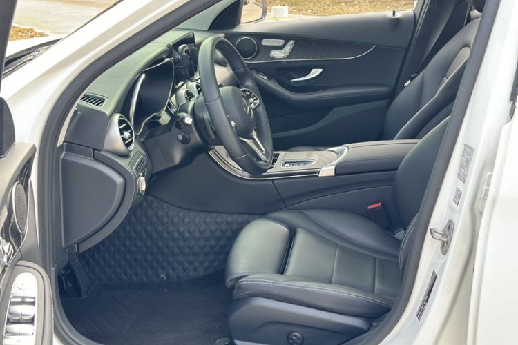 Used Mercedes-Benz C-Class 2020 Facelifted C 260 Estate Interior 10