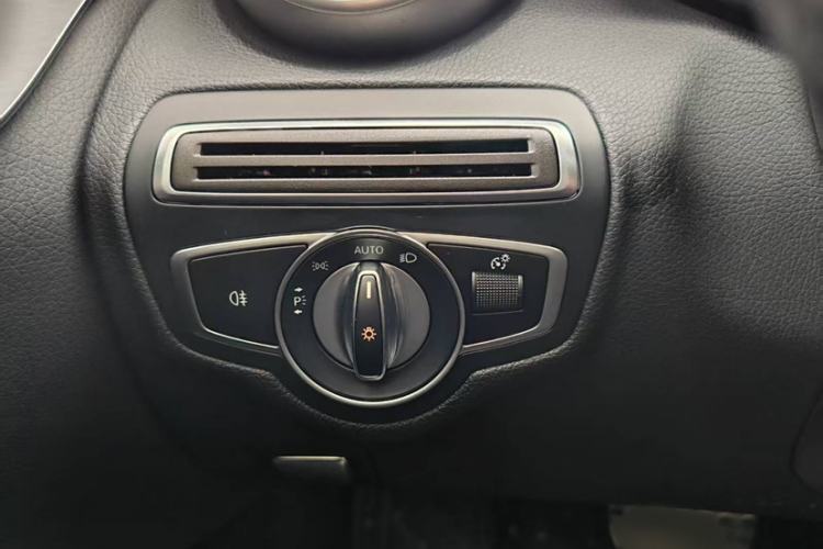 Used Mercedes-Benz C-Class 2020 C 200 Coupe Interior 11