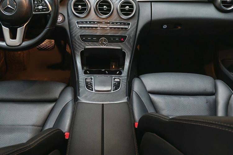 Used Mercedes-Benz C-Class 2020 C 260 Estate Interior 2