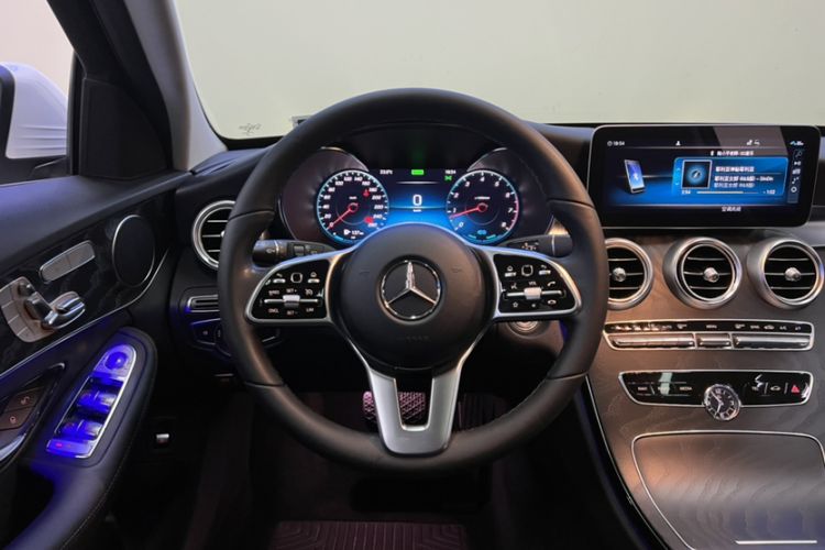 Used Mercedes-Benz C-Class 2020 Facelifted C 260 Estate Interior 2