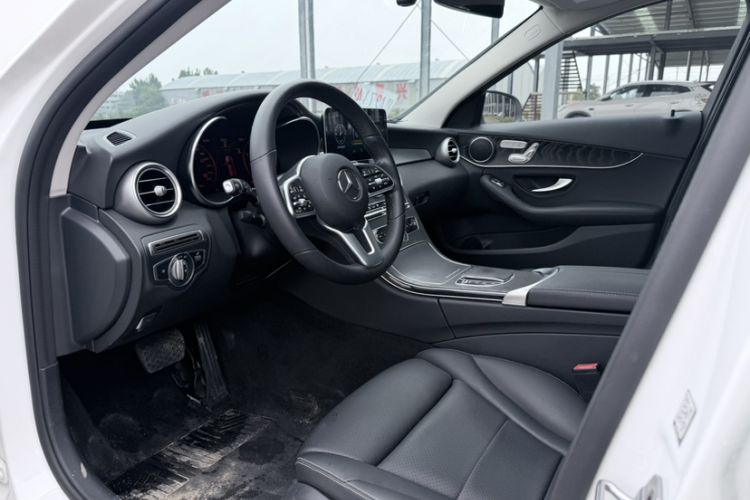 Used Mercedes-Benz C-Class 2020 Facelifted C 260 Estate Interior 2