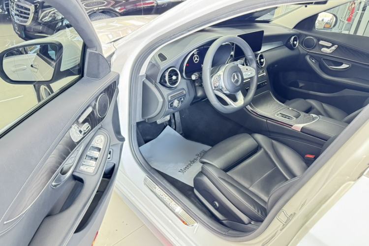 Used Mercedes-Benz C-Class 2020 C 260 L Sport Edition Interior 2
