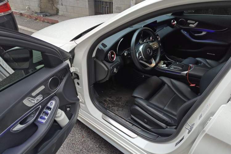Used Mercedes-Benz C-Class 2020 C 260 L Sport Edition Interior 3