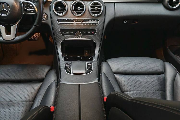 Used Mercedes-Benz C-Class 2020 C 260 Estate Interior 3