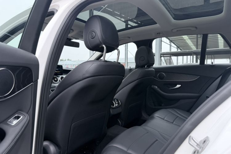 Used Mercedes-Benz C-Class 2020 Facelifted C 260 Estate Interior 3