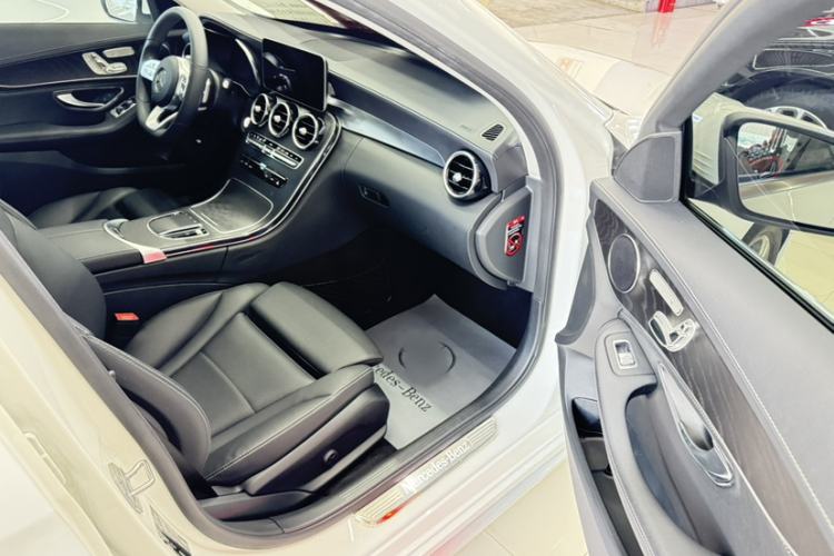 Used Mercedes-Benz C-Class 2020 C 260 L Sport Edition Interior 3