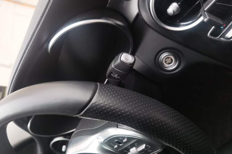 Used Mercedes-Benz C-Class 2020 C 200 L Fashion Edition Sport Version Interior 3