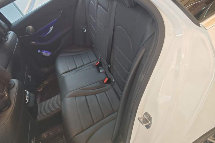 Used Mercedes-Benz C-Class 2020 Facelifted C 260 Estate Interior 4