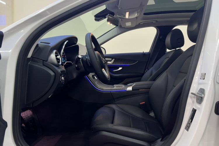 Used Mercedes-Benz C-Class 2020 Facelifted C 260 Estate Interior 4