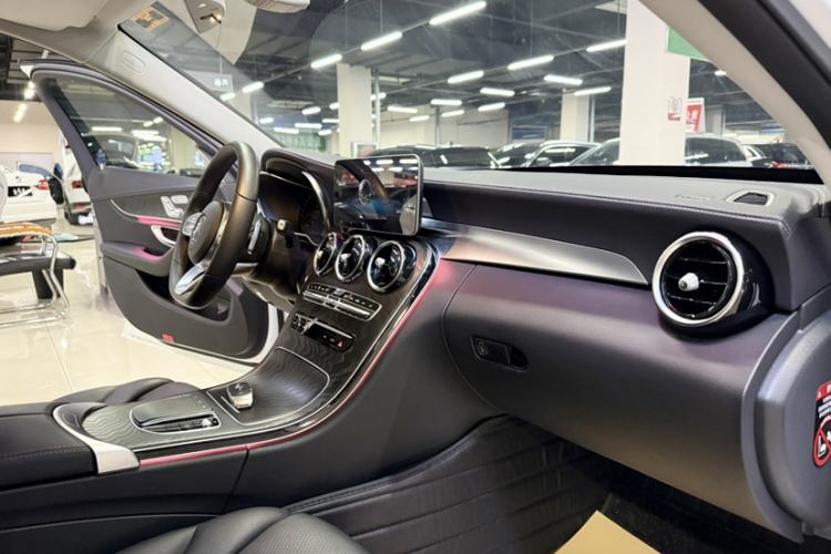 Used Mercedes-Benz C-Class 2020 C 260 L Sport Edition Interior 5