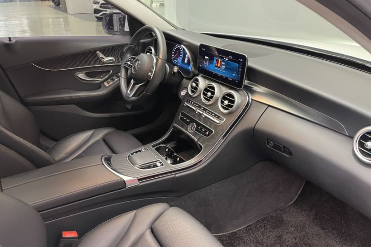 Used Mercedes-Benz C-Class 2020 C 200 station wagon Interior 5