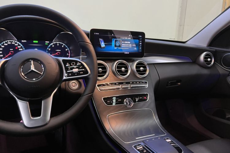 Used Mercedes-Benz C-Class 2020 Facelifted C 260 Estate Interior 5