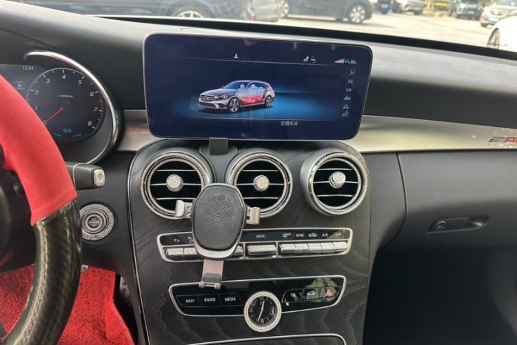Used Mercedes-Benz C-Class 2020 Facelifted C 260 Estate Interior 5