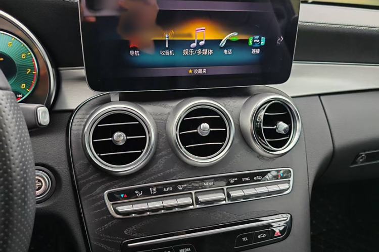 Used Mercedes-Benz C-Class 2020 C 200 Coupe Interior 6