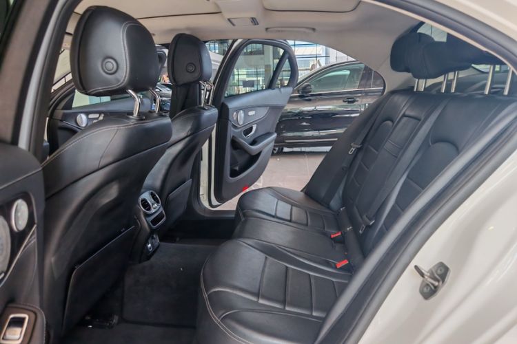 Used Mercedes-Benz C-Class 2020 C 260 L Sport Edition Interior 6