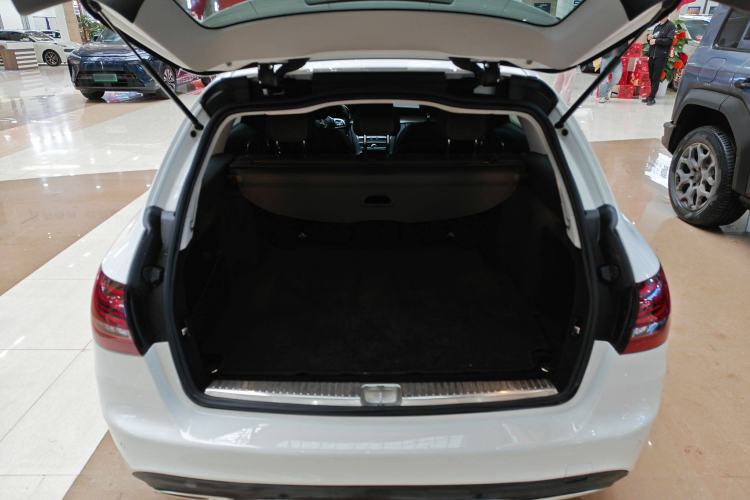 Used Mercedes-Benz C-Class 2020 C 260 Estate Interior 9
