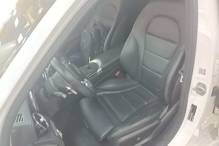 Used Mercedes-Benz C-Class 2020 Restyled C 200 L Fashion Edition Sport Version Left Front Seat