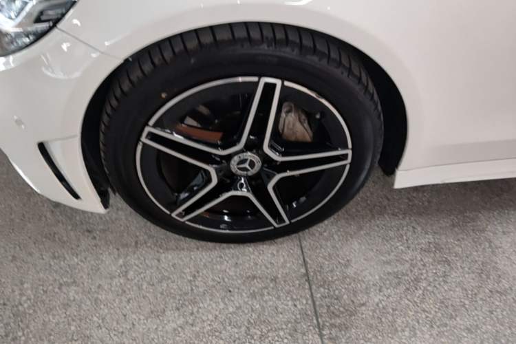 Used Mercedes-Benz C-Class 2020 C 260 Coupe Left Front Wheel Hub
