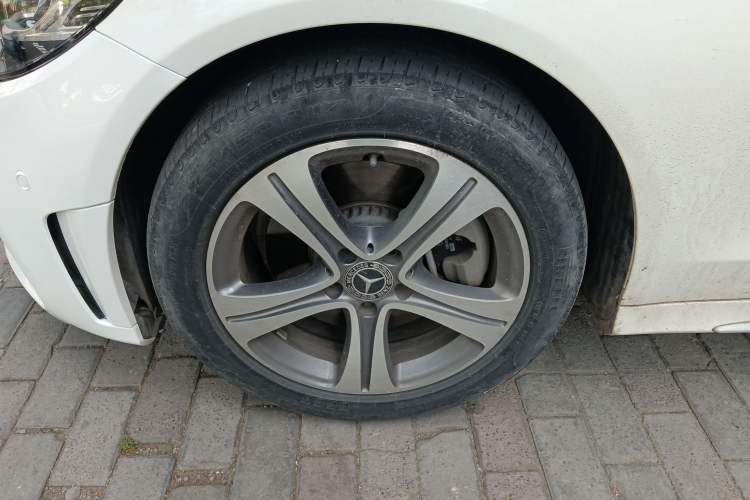 Used Mercedes-Benz C-Class 2020 Restyled C 260 L Sport Edition Left Front Wheel Hub