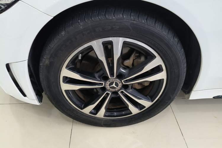 Used Mercedes-Benz C-Class 2020 C 260 Sport Edition Left Front Wheel Hub
