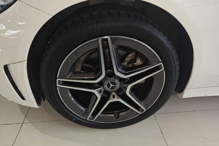 Used Mercedes-Benz C-Class 2020 Facelifted C 260 Estate Left Front Wheel Hub