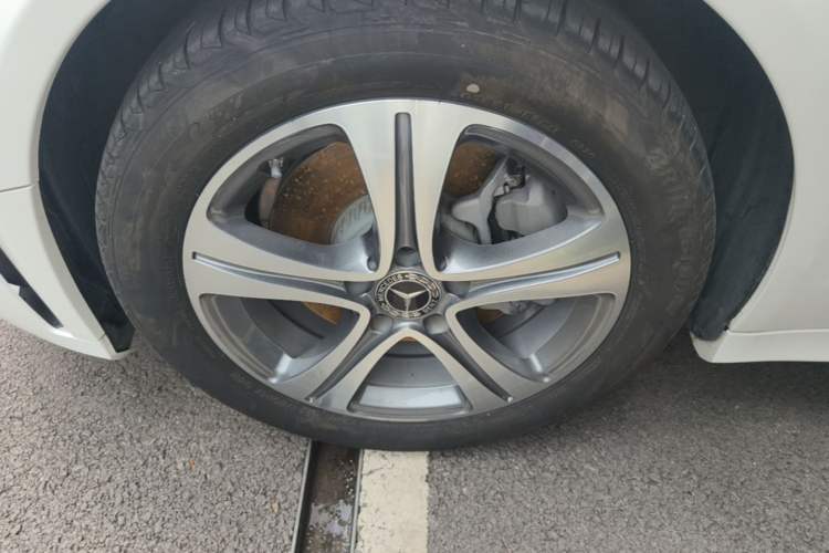 Used Mercedes-Benz C-Class 2020 Restyled C 260 L Sport Edition Left Front Wheel Hub
